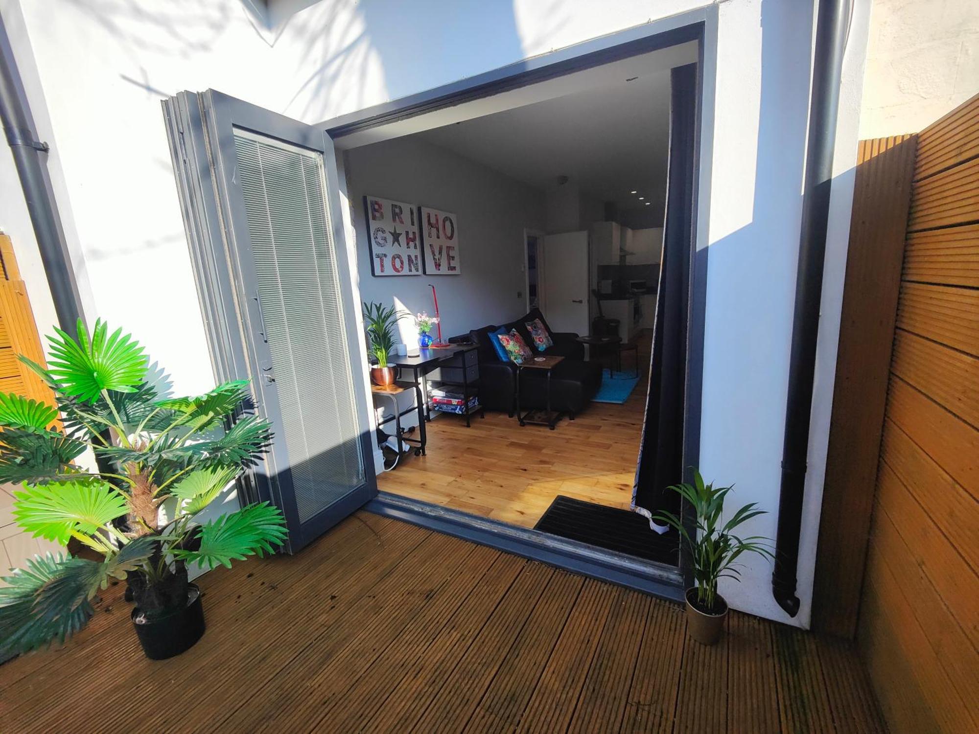 Modern Central Brighton Patio Apartment Μπράιτον Εξωτερικό φωτογραφία
