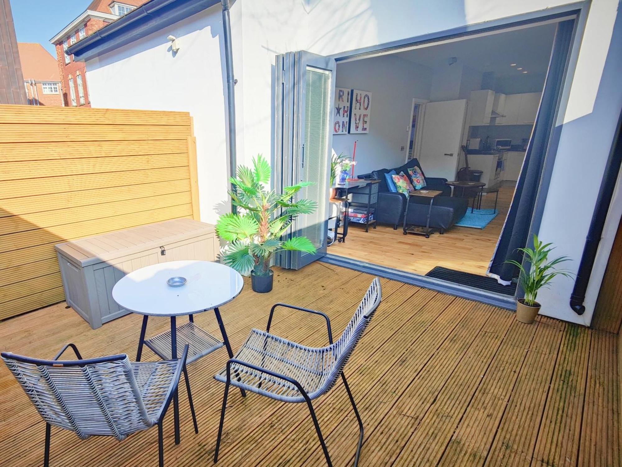 Modern Central Brighton Patio Apartment Μπράιτον Εξωτερικό φωτογραφία